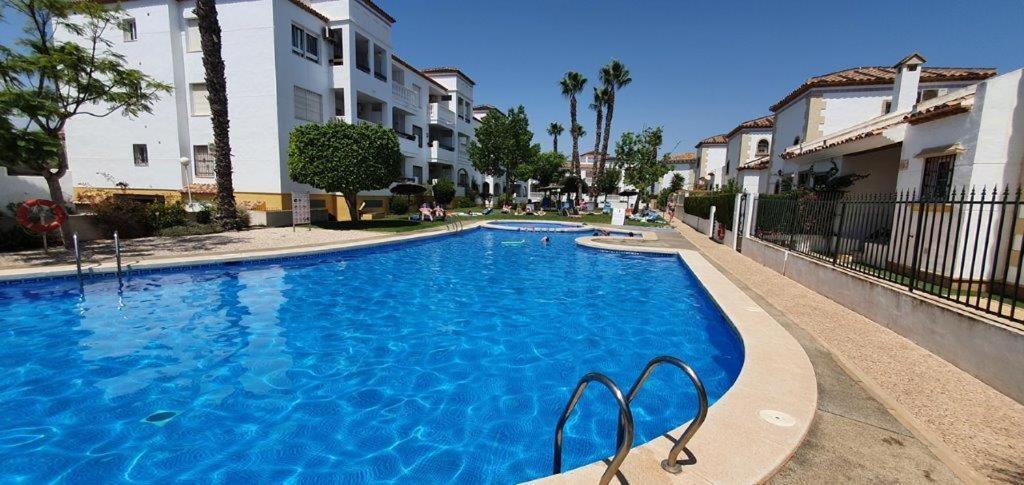 Fabulous 2 Bed 2 Bath Apartment ! Villamartin  Ngoại thất bức ảnh
